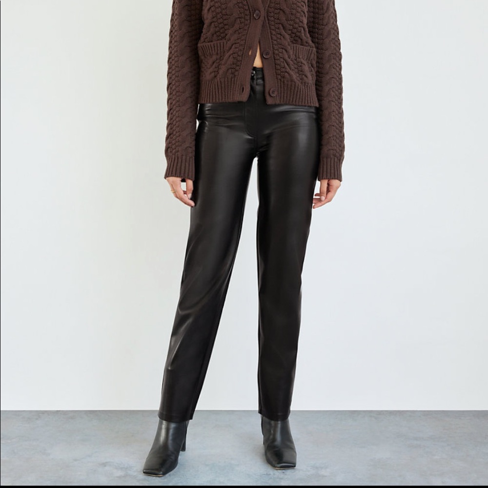 Artiztia Wilfred Melina Pant